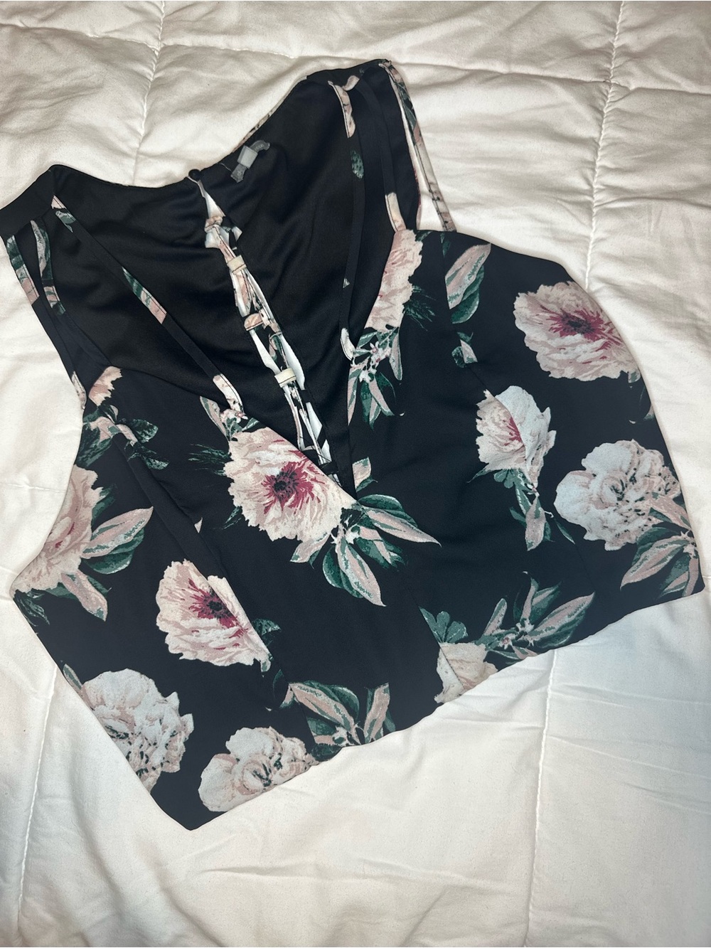 Charlotte Russe Floral V-Neck Women's Tank Top - Black with Pink Floral
